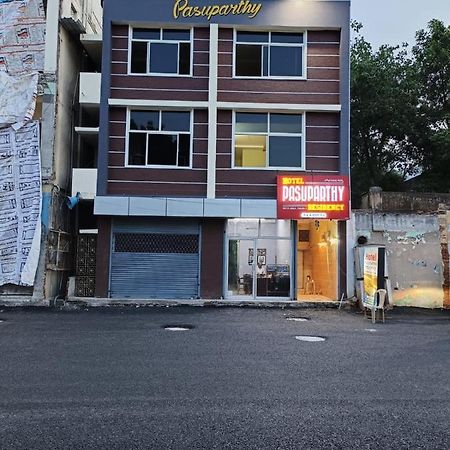 Hotel Pasuparthy Residency Tirupati Exteriör bild