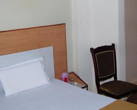 Hotel Pasuparthy Residency Tirupati Exteriör bild