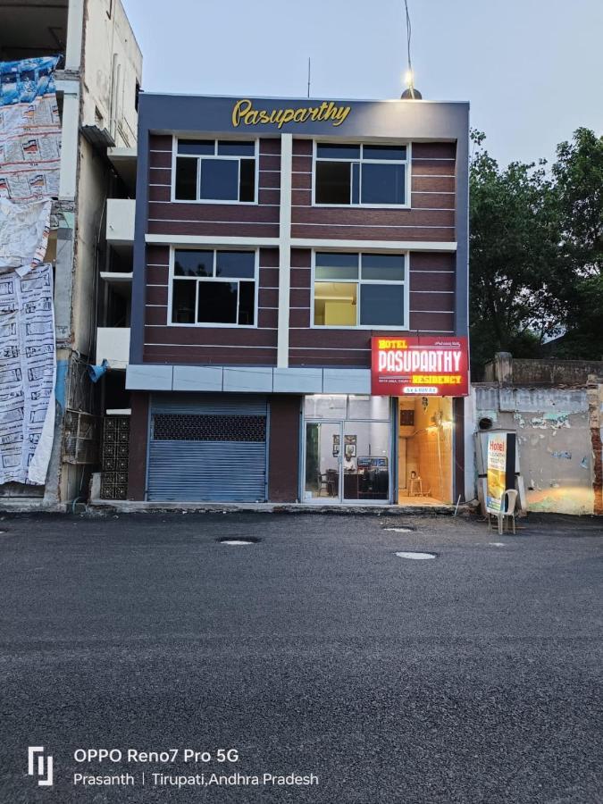 Hotel Pasuparthy Residency Tirupati Exteriör bild