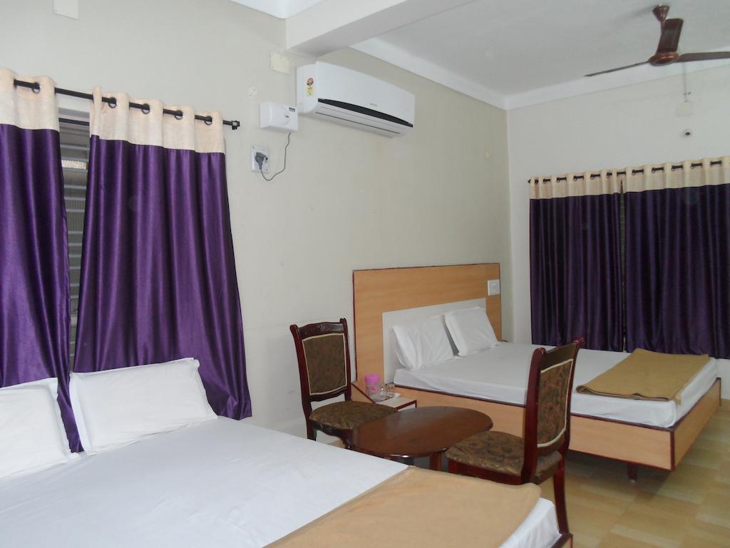 Hotel Pasuparthy Residency Tirupati Exteriör bild